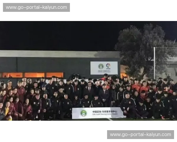 西甲联盟与中国足协签署战略合作协议，推动青年球员培训项目